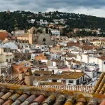 Francia rinde culto al paraíso azul español fortificado con sabor mediterráneo, una joya que debes visitar